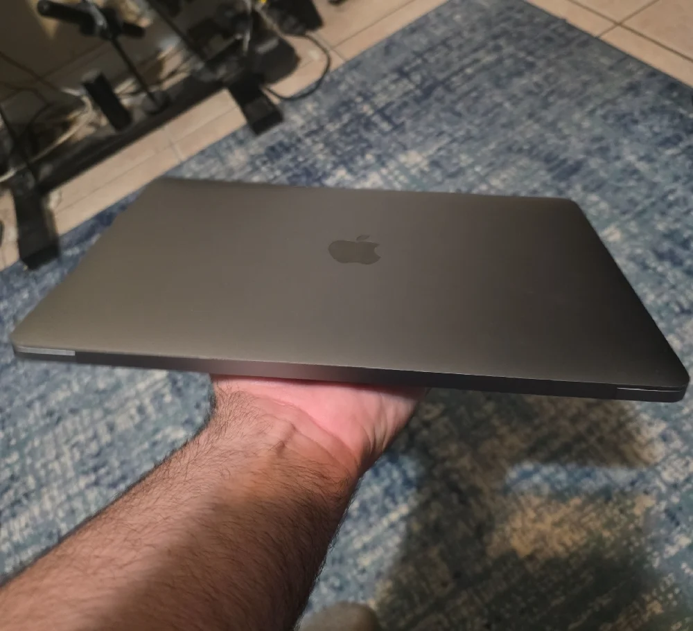 Apple MacBookAir 13 Inch - Sleek Gray Finish